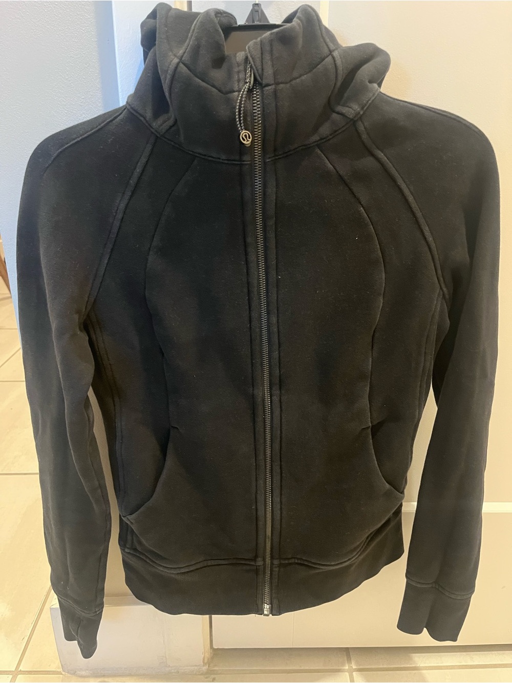 Womens Lululemon Scooba Black Zip-Up Hoodie Jacket size 4.